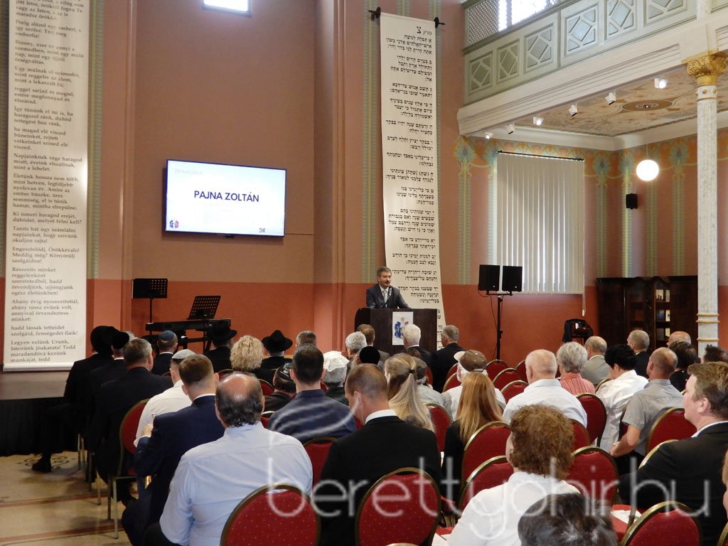 Átadták a felújított zsinagógát 37